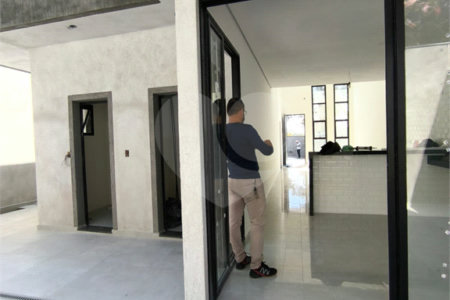 Casa à venda com 3 quartos, sendo 1 suíte, no condomínio Villagio Brasil, Atibaia - SP