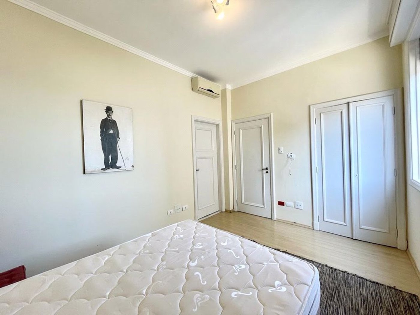 Apartamento Frente Mar com 4 Quartos para Venda ou Locação em Pitangueiras – Guarujá/SP