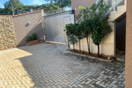 Sobrado para alugar com 4 quartos em Campos de Atibaia, Atibaia, SP