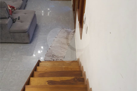 Sobrado à venda com 2 quartos, sendo 1 suíte, em Jardim Meliunas, São Paulo, SP