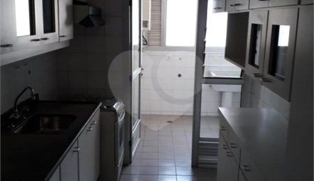 Apartamento à venda com 3 quartos, sendo 1 suíte,  em Jardim Paulista, São Paulo, SP