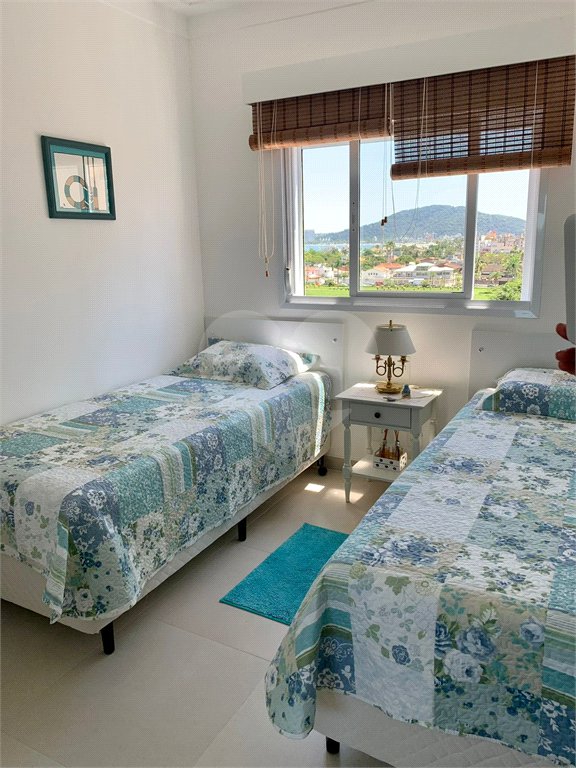 Apartamento à venda com 3 quartos, sendo 1 suíte,  em Jardim Belmar, Guarujá, SP