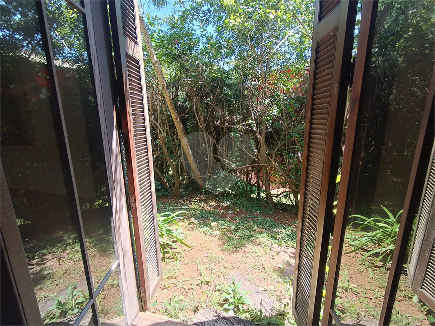 Casa à venda com 4 quartos, sendo 3 suítes, no condomínio Patrimônio do Carmo, São Roque - SP