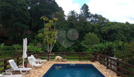 Casa à venda com 3 quartos, sendo 1 suíte,  no condomínio Vale da Santa Fé, Vinhedo - SP