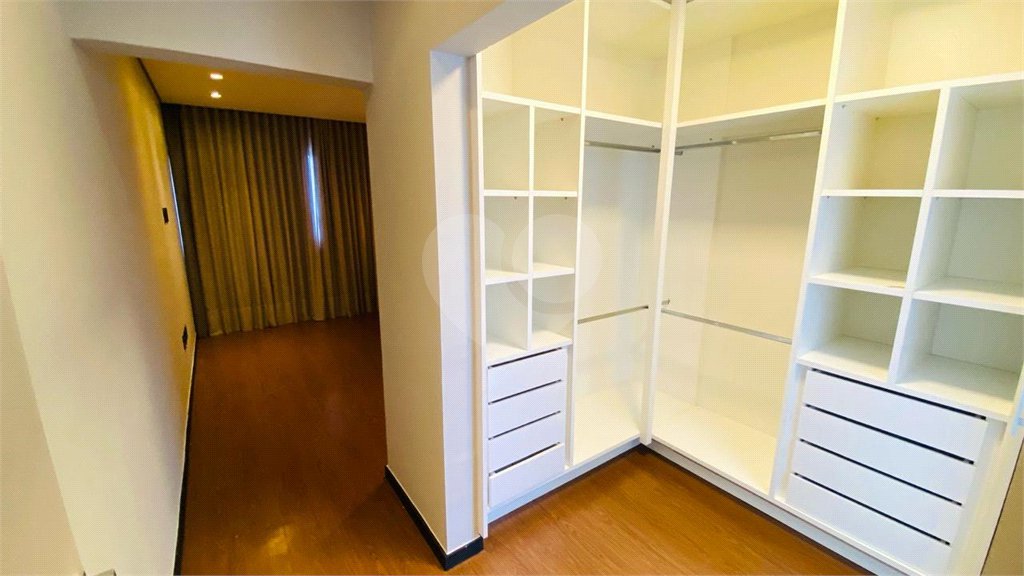Casa à venda com 3 suítes no condomínio Euroville II, Bragança Paulista - SP