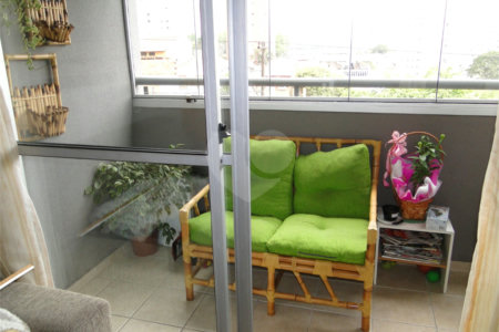 Apartamento à venda com 3 quartos, sendo 1 suíte,  em Vila Vermelha, São Paulo, SP