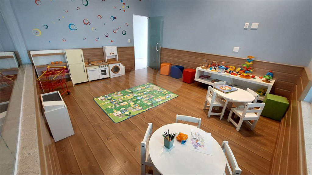 Casa à venda com 4 suítes no condomínio Figueira Garden, Atibaia - SP