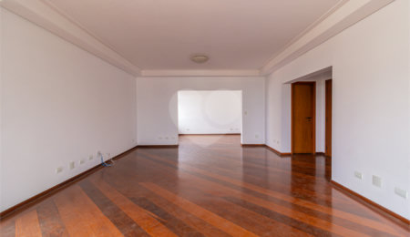 Apartamento à venda com 4 quartos, sendo 3 suítes,  em Chácara Santo Antônio, São Paulo, SP