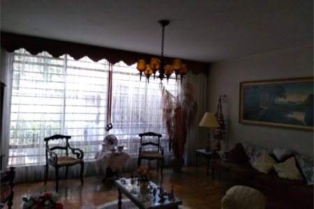 Casa à venda com 4 quartos, sendo 1 suíte, em Campo Belo, São Paulo, SP
