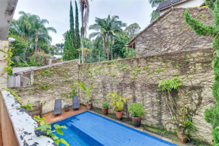Sobrado à venda com 3 quartos, sendo 2 suítes,  em Alto da Boa Vista, São Paulo, SP