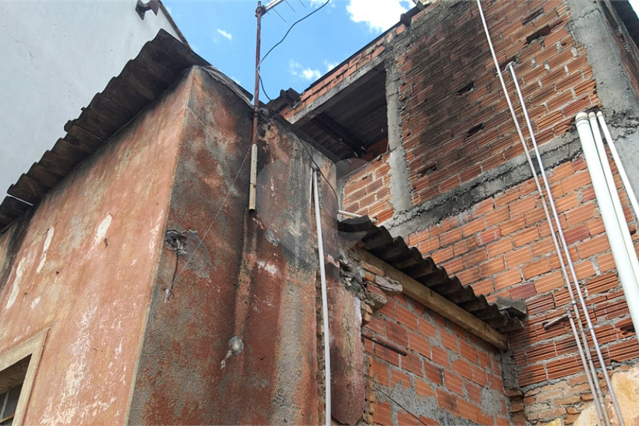 Terreno à venda com 4 quartos, sendo 1 suíte, em Parada Inglesa, São Paulo, SP