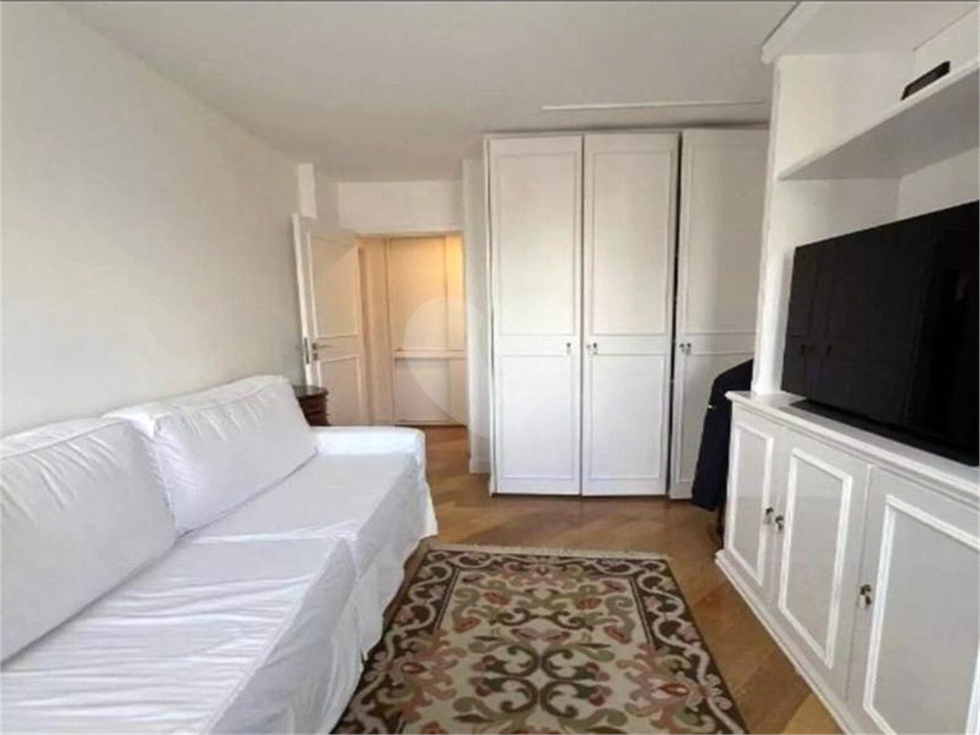 Apartamento à venda com 3 quartos, sendo 1 suíte, em Moema, São Paulo, SP