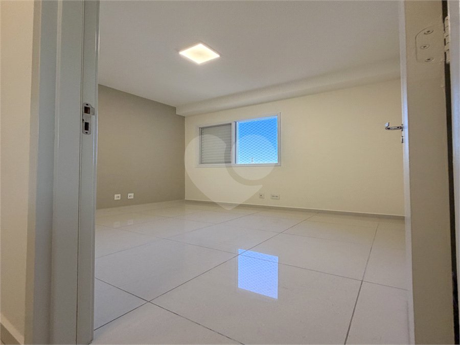 Apartamento para alugar com 2 quartos, sendo 1 suíte,  em Vila Suissa, Mogi das Cruzes, SP