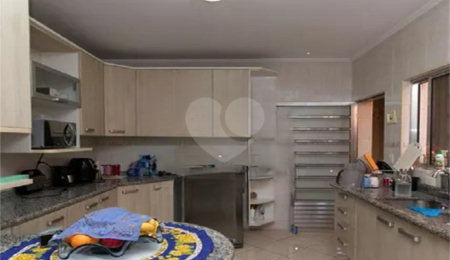 Casa à venda com 3 quartos, sendo 1 suíte, em Vila Gustavo, São Paulo, SP