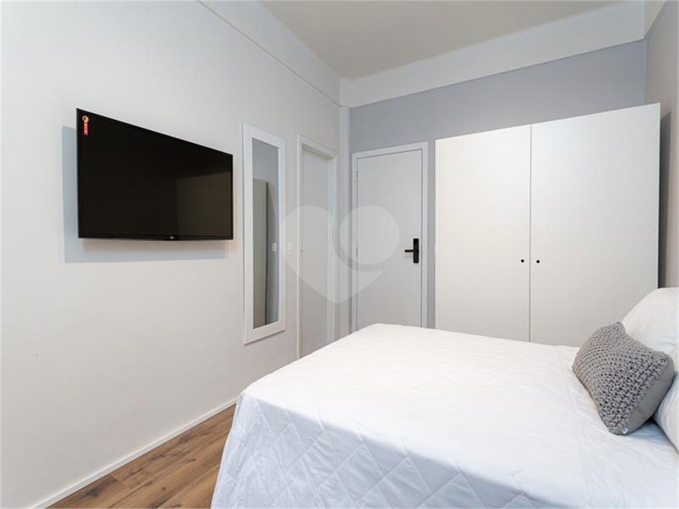 Apartamento à venda com 4 quartos, sendo 1 suíte, em Pinheiros, São Paulo, SP