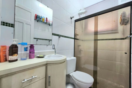 Casa próximo da praia com 3 dormitórios à venda, 128 m² por R$ 1.300.000 - Pompéia - Santos/SP