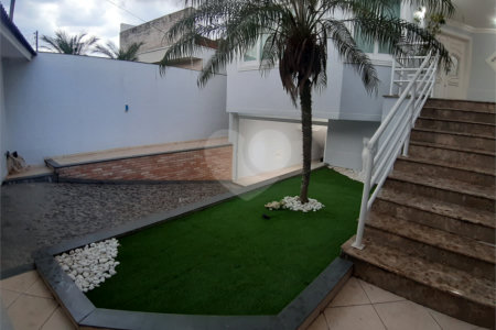 Casa à venda com 4 quartos, sendo 2 suítes, em Jardim Leonor Mendes de Barros, São Paulo, SP