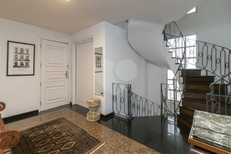 Casa à venda com 3 quartos, sendo 2 suítes, em Alto de Pinheiros, São Paulo, SP