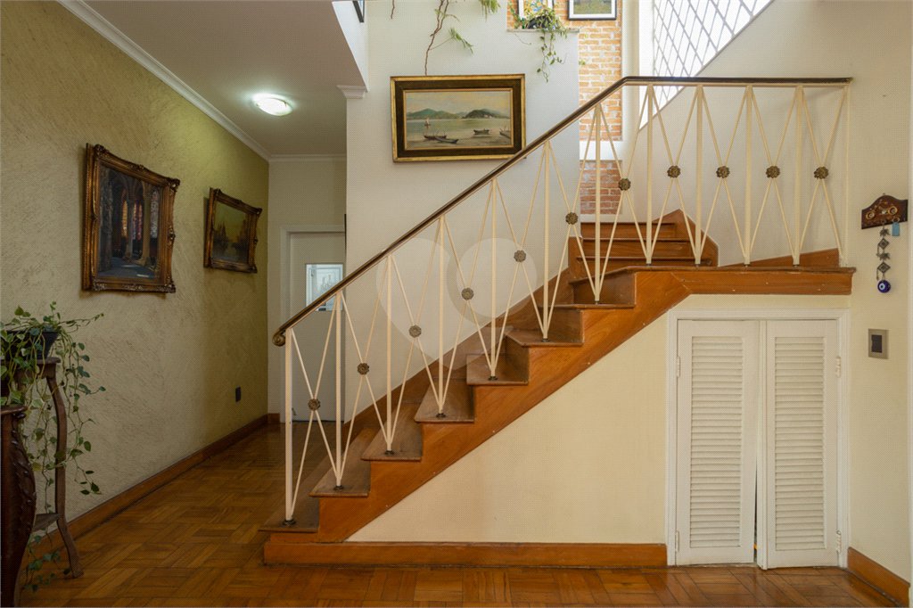 Sobrado à venda com 4 quartos, sendo 2 suítes, em Vila Madalena, São Paulo, SP