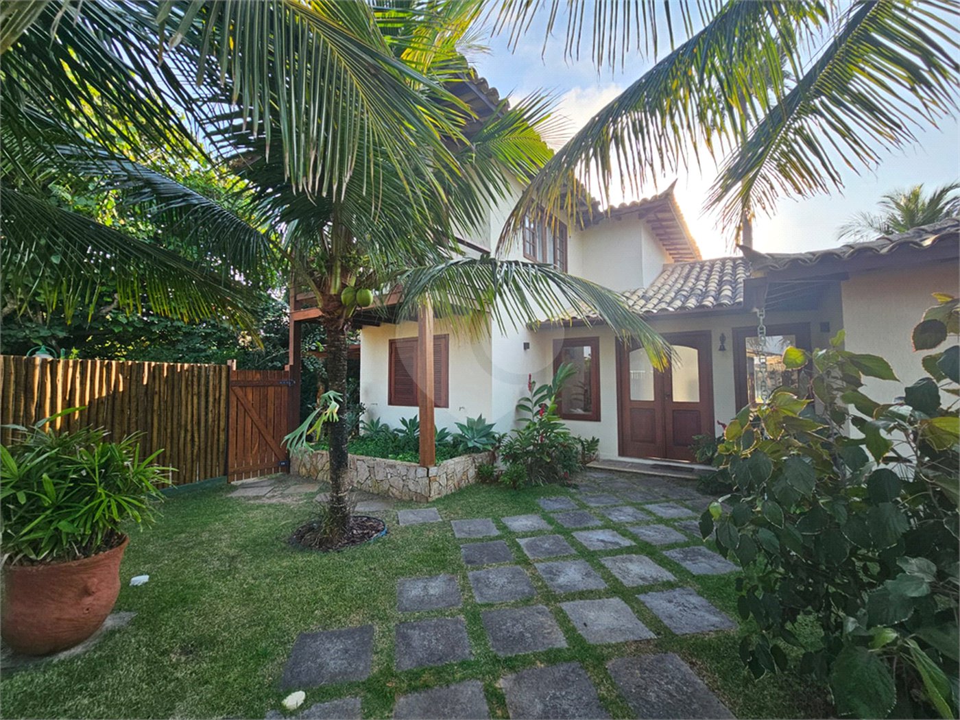 Casa à venda com 4 suítes em Praia Rasa, Armação dos Búzios, RJ