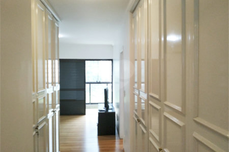Apartamento à venda com 3 suítes em Morumbi, São Paulo, SP