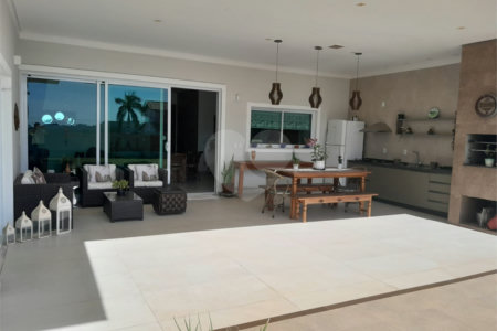 Casa à venda com 3 suítes no condomínio Village Ipanema 1, Araçoiaba da Serra - SP