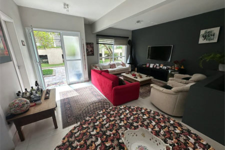Casa à venda com 3 quartos, sendo 2 suítes, no condomínio Townhouse Village Morumbi, São Paulo - SP