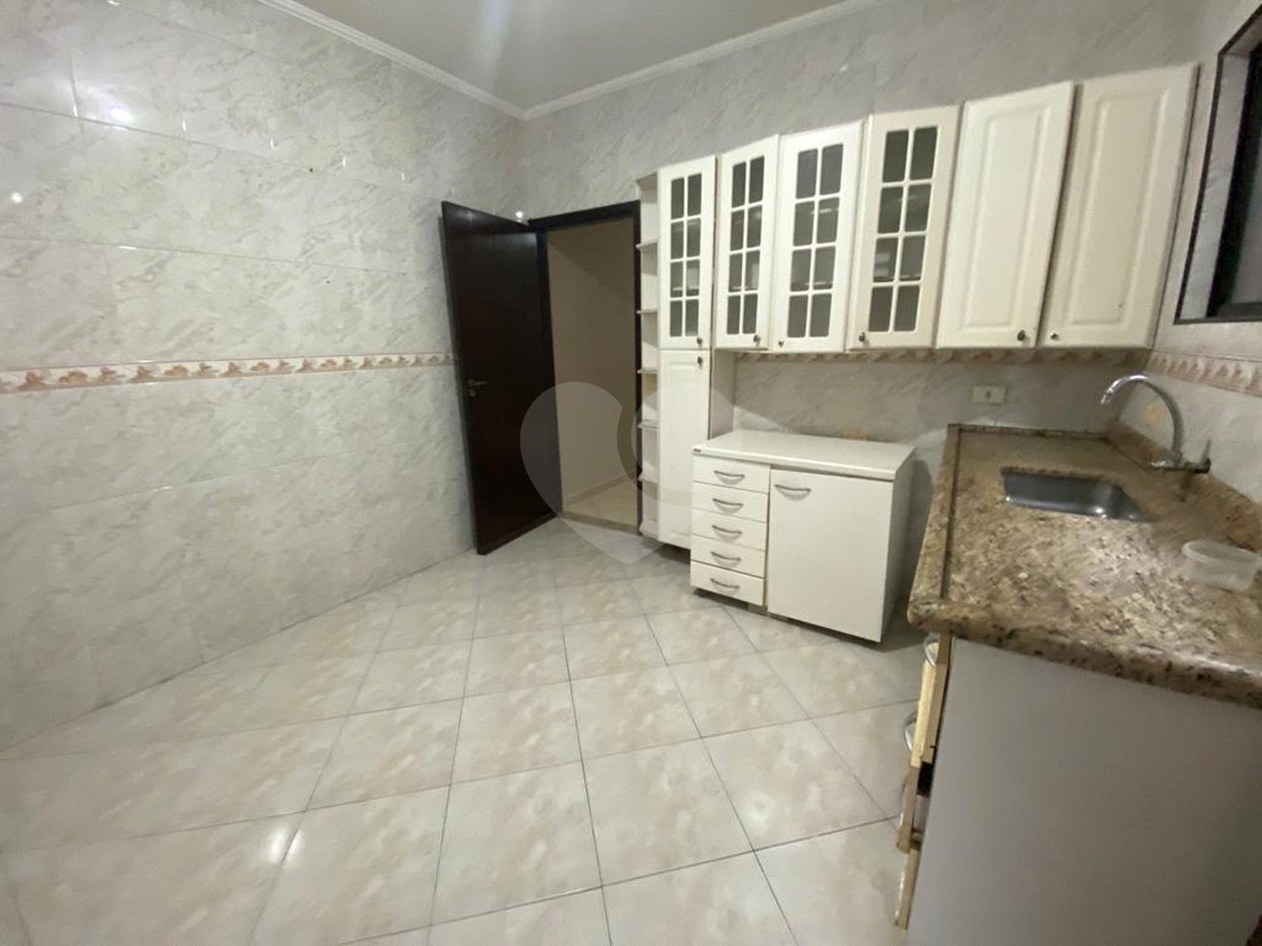 Casa à venda com 3 quartos, sendo 1 suíte, em Vila Valença, São Vicente, SP