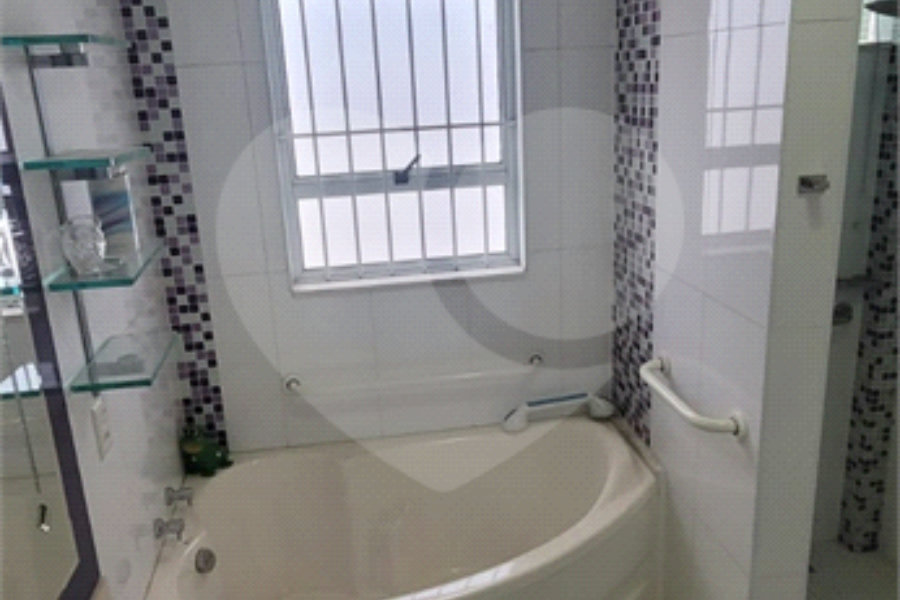 Sobrado à venda com 4 quartos, sendo 2 suítes, em Tucuruvi, São Paulo, SP