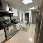 Casa à venda com 4 suítes no condomínio East Village, São Paulo - SP
