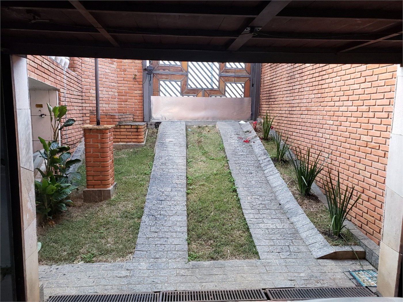 Sobrado à venda com 3 quartos, sendo 1 suíte,  em Vila Gustavo, São Paulo, SP