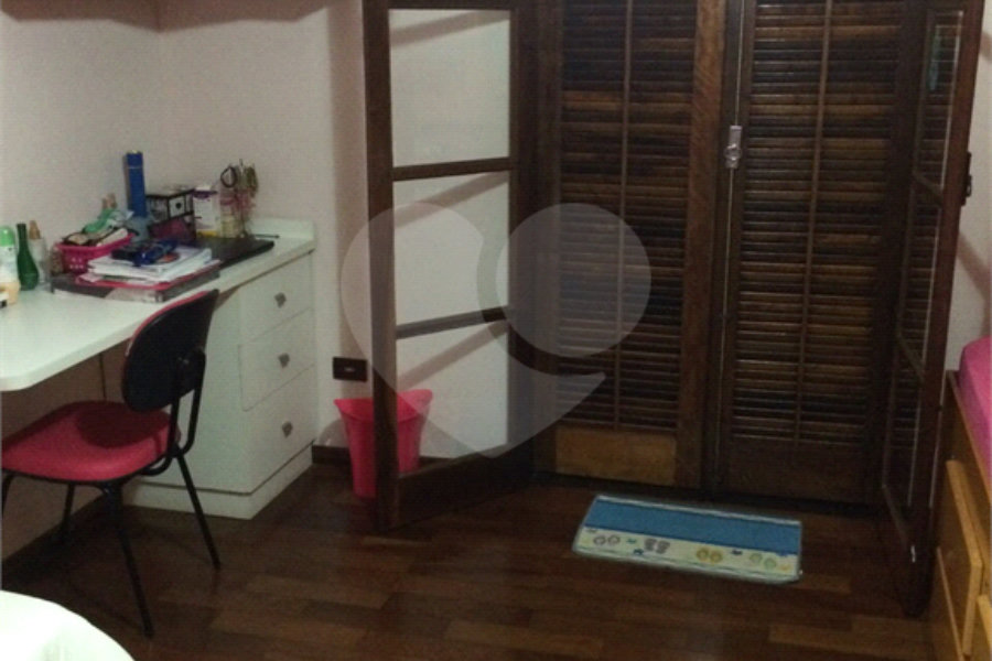 Sobrado à venda com 3 quartos, sendo 1 suíte, em Serra da Cantareira, Mairiporã, SP
