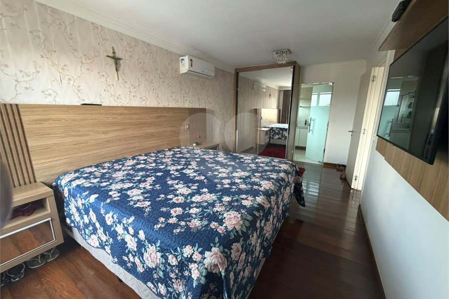 Casa à venda com 4 quartos, sendo 3 suítes,  no condomínio The House, São Paulo - SP