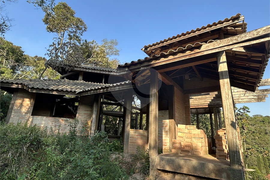 Casa à venda com 3 quartos, sendo 2 suítes,  no condomínio Alpes da Cantareira, Mairiporã - SP