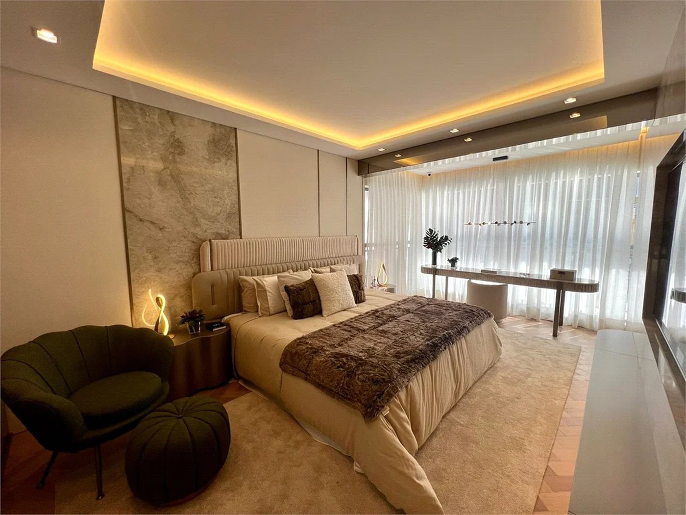 Apartamento à venda com 4 quartos, sendo 3 suítes, em Jardim das Acácias, São Paulo, SP