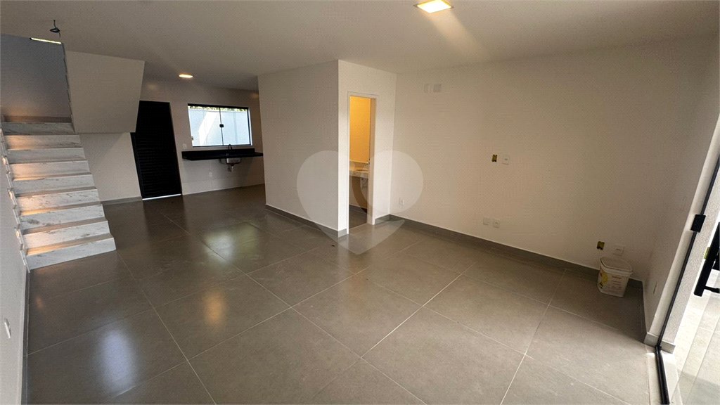 Casa à venda com 3 quartos, sendo 1 suíte, no condomínio Parque Guará, Rio de Janeiro - RJ