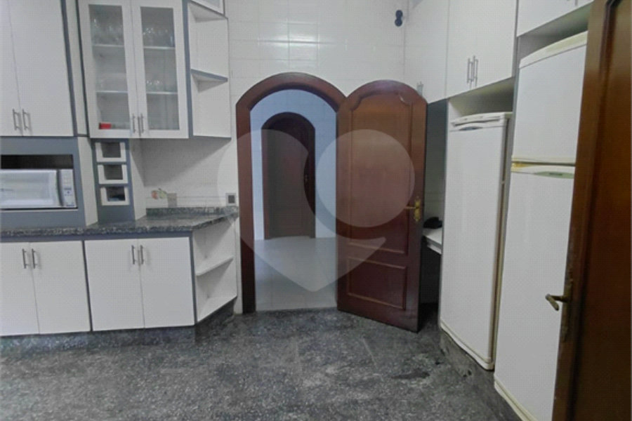 Casa à venda com 4 suítes no condomínio Ville Bourghese, São Paulo - SP