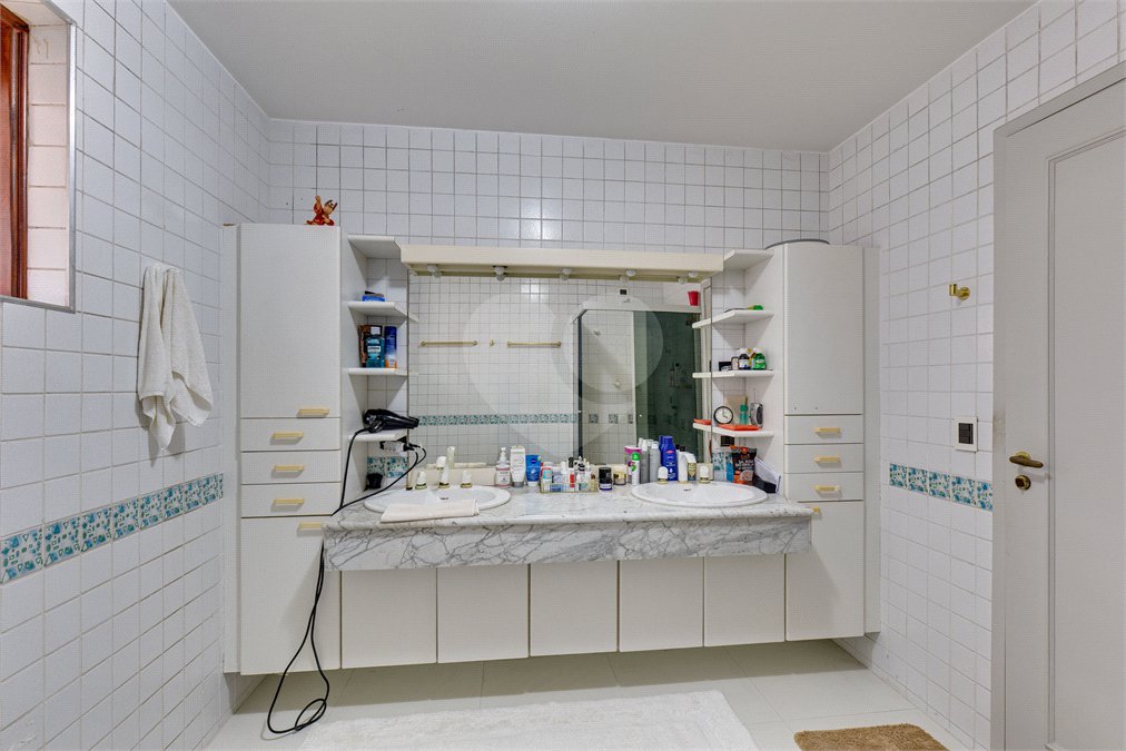 Sobrado à venda com 3 quartos, sendo 2 suítes,  em Alto da Boa Vista, São Paulo, SP