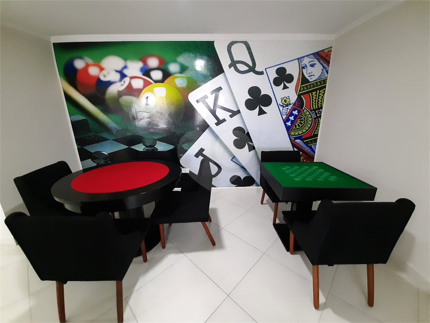 Apartamento à venda com 2 quartos, sendo 1 suíte,  no Centro, Mongaguá, SP