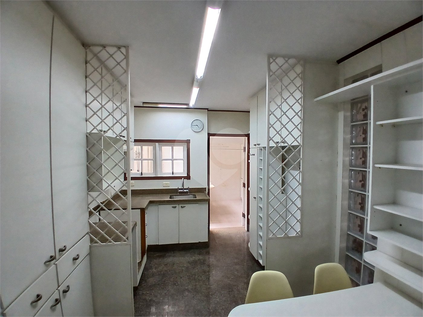 Casa à venda ou para alugar com 3 quartos, sendo 2 suítes, no condomínio Chácara das Rosas, São Paulo - SP