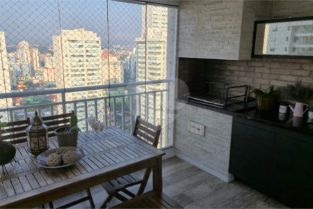 Apartamento à venda com 3 quartos, sendo 1 suíte, no Centro, São Bernardo do Campo, SP