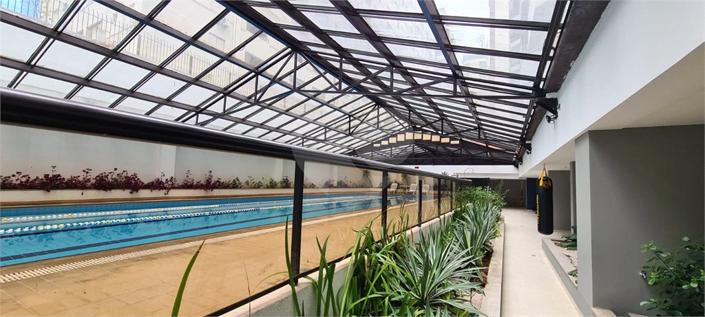 Apartamento para venda e locação de 130m² no Jardim Paulista com 2 suítes e 2 vagas.
