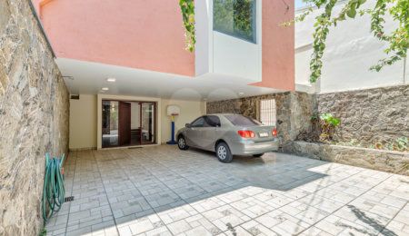 Casa à venda com 3 quartos, sendo 1 suíte,  em Granja Julieta, São Paulo, SP