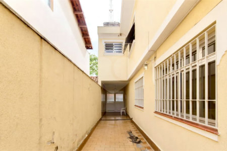 Sobrado à venda com 5 quartos, sendo 1 suíte, em Vila Monumento, São Paulo, SP
