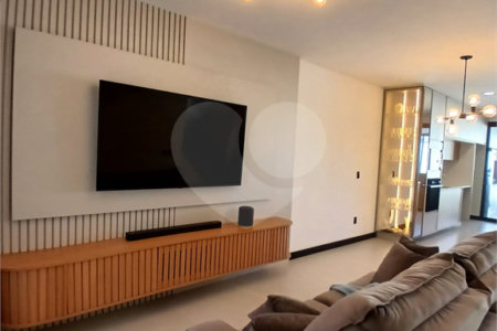 Casa à venda com 3 suítes em Pinheirinho, Vinhedo, SP