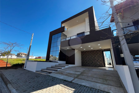 Casa à venda com 5 quartos, sendo 4 suítes, no condomínio Golden Ville, Itapetininga - SP