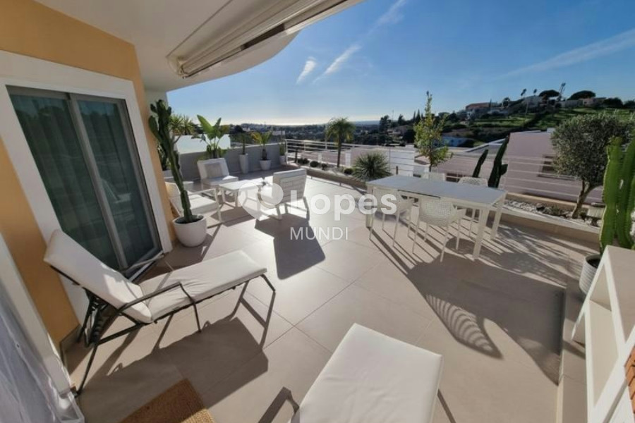 Casa com 4 quartos à venda em Albufeira, Algarve, Portugal – Vista para o mar e piscina