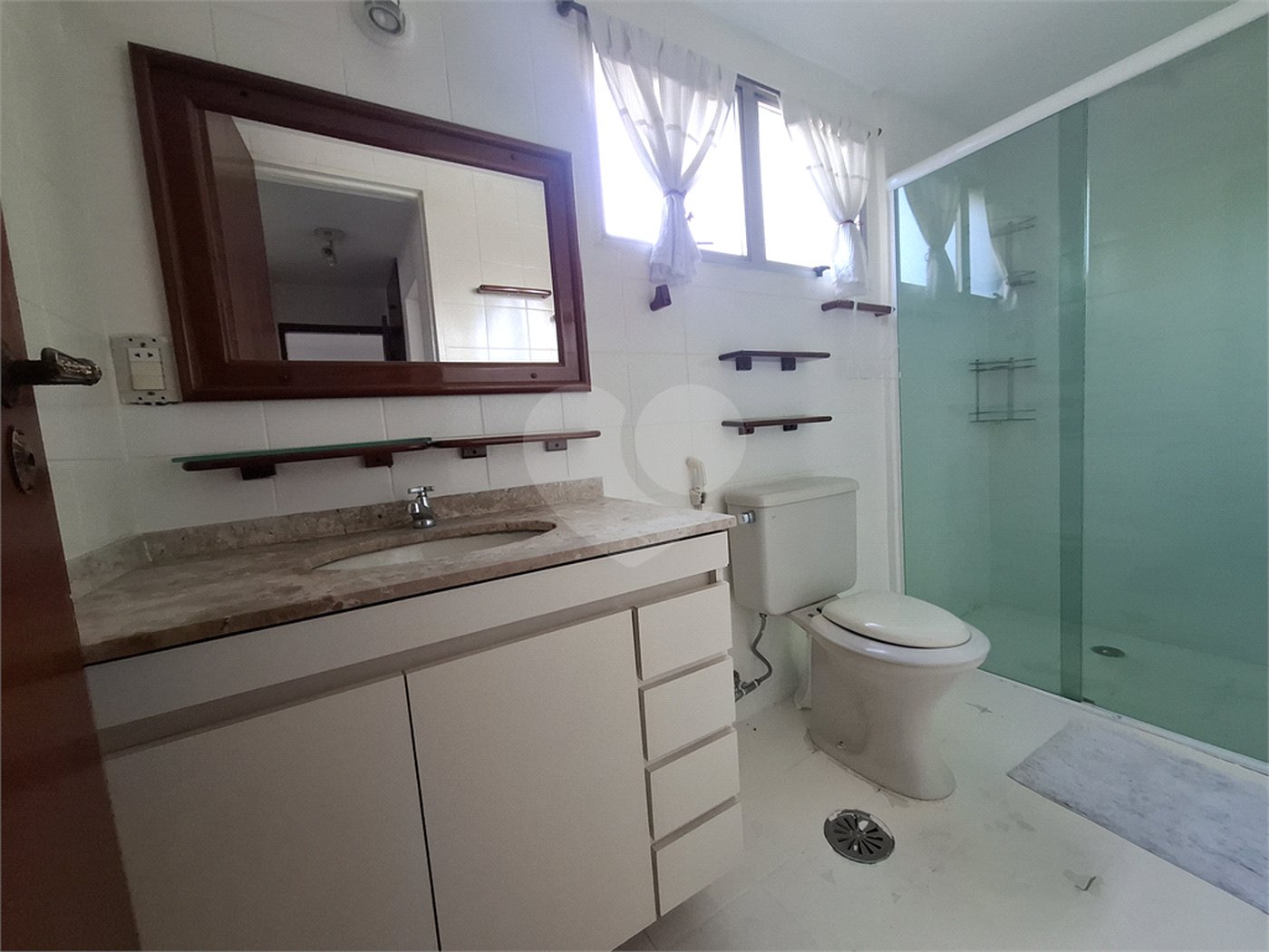 Apartamento à venda com 3 quartos, sendo 1 suíte, em Jardim Marajoara, São Paulo, SP