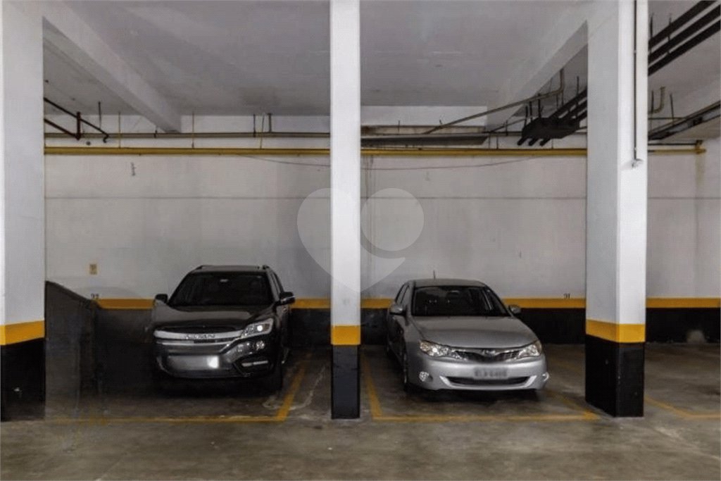Apartamento à venda com 3 quartos, sendo 1 suíte,  em Vila Andrade, São Paulo, SP