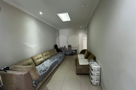 Casa à venda com 4 quartos, sendo 2 suítes, em Vila Buenos Aires, São Paulo, SP